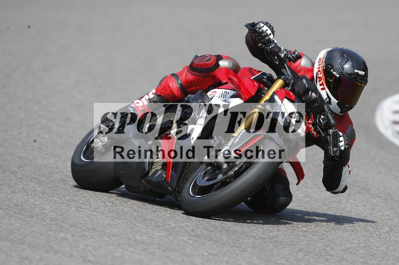 /Archiv-2025/49 26.08.2025 Cornu Master School ADR/rot-rouge/67